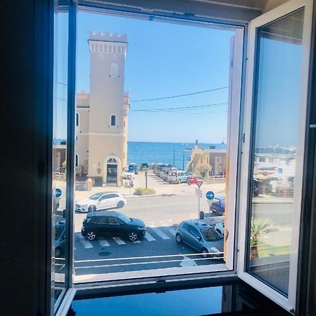 Mydollhouse Delizioso Appartamento Fronte Mare Genoa Luaran gambar